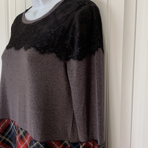 Maurices WOMENS COLOR BLOCK PLAID AND LACE DETAIL LONG SLEEVE TOP NWT SIZE SMALL - Picture 5 of 9